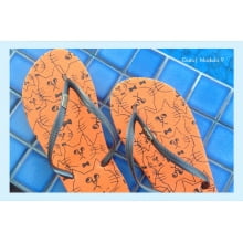 Chinelo com desenho de gatinho Chinelo com desenho de gatinho